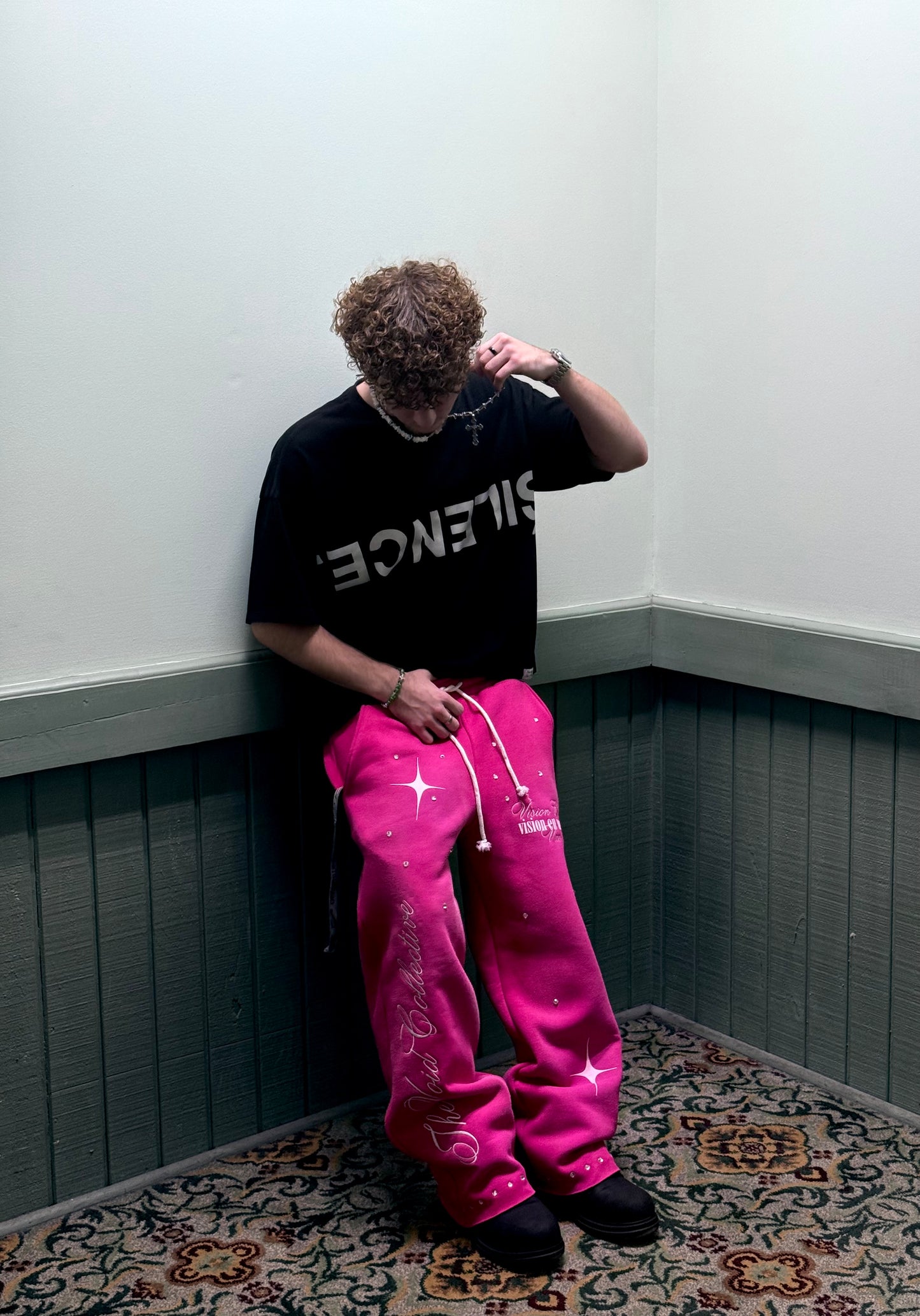 “vision en vue” pink sweats